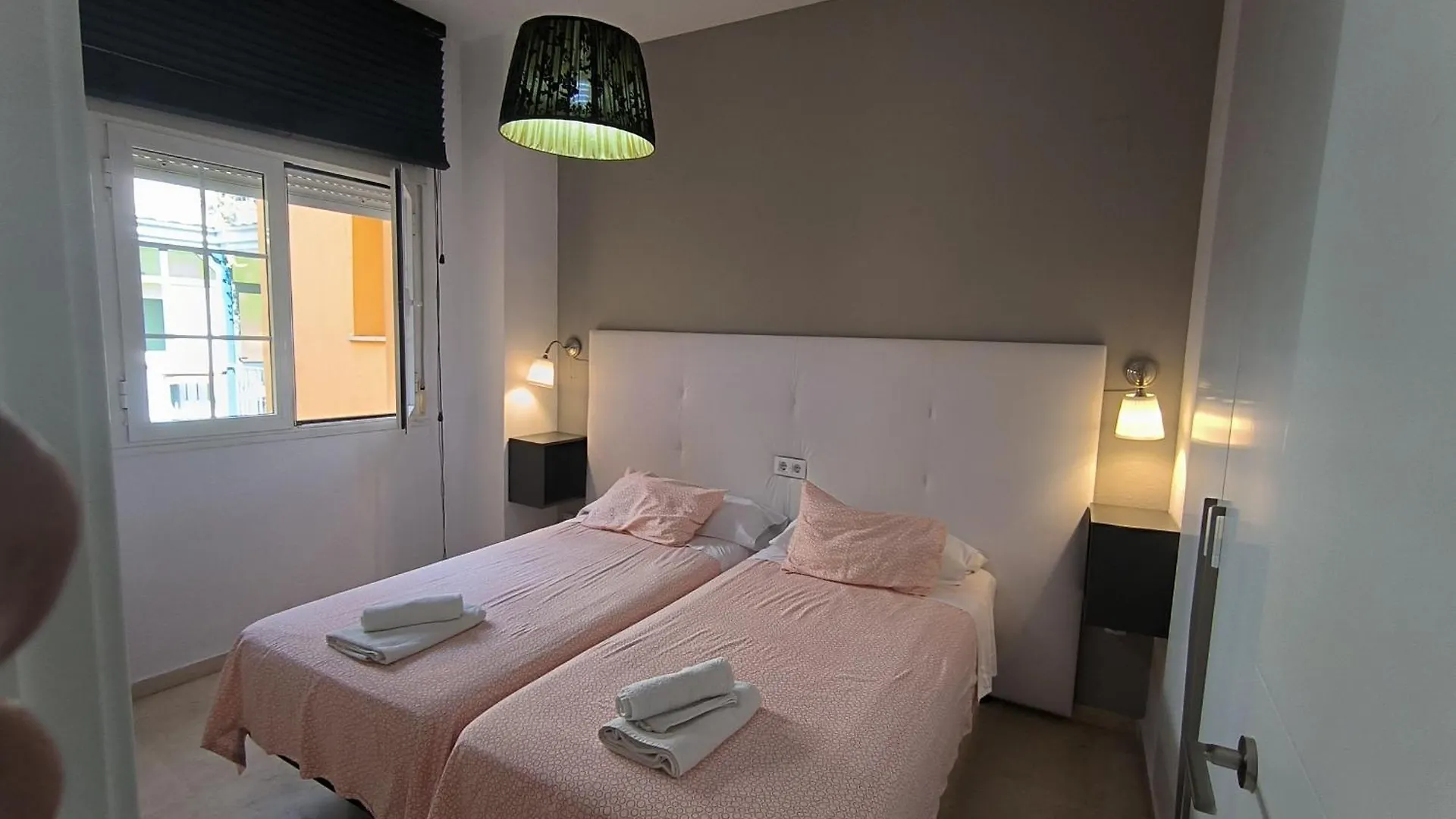 Apartament Triana 2 Dormitorios Sewilla